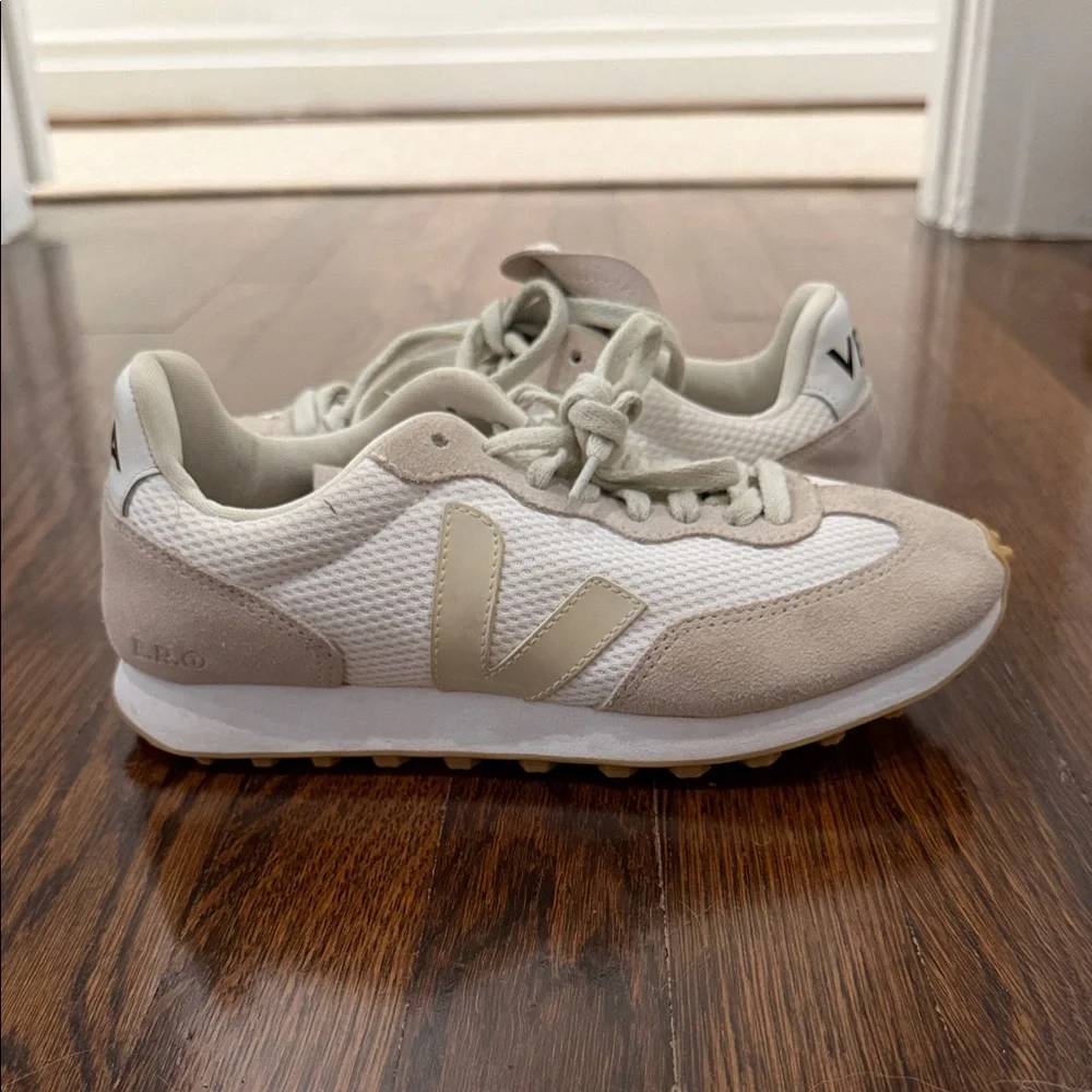 Like-New Women’s Veja Rio Branco Sneakers - White Pierre Natural. Size EU 39 - Picture 12 of 13